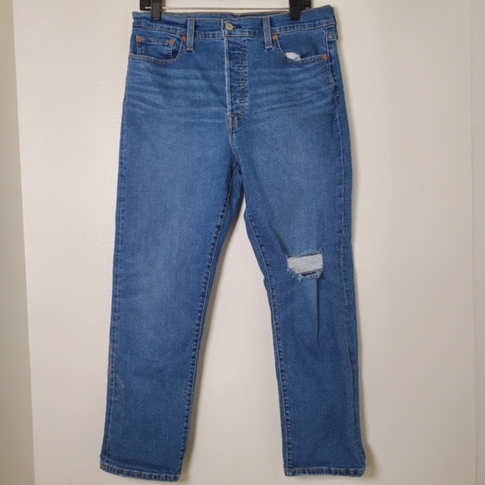 Levi's Women's Button Fly Wedgie Straight Leg Jeans With Distressing‎ - Picture 10 of 10